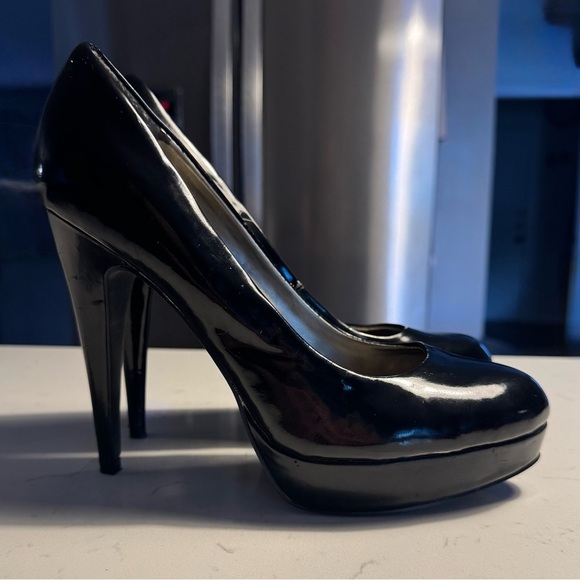 G by GUESS Women's Black 5 inch High Heels size 10M - Picture 8 of 13